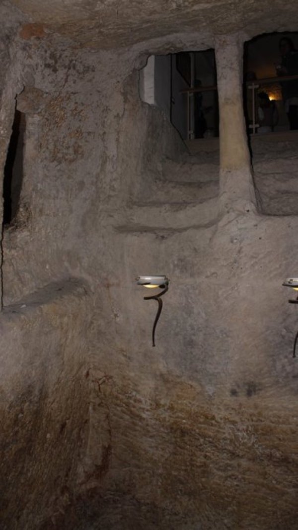 Тъмницата в къщата на първосвещеника Каяфа, където Божият Син прекарва последната си нощ. Снимка: Самуил Иванов