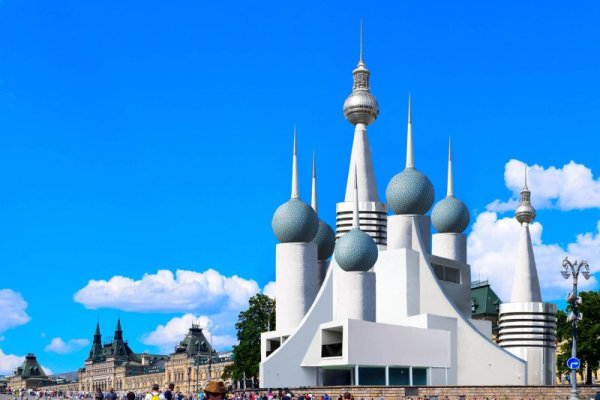 Василий Блажений в стил Модернизъм