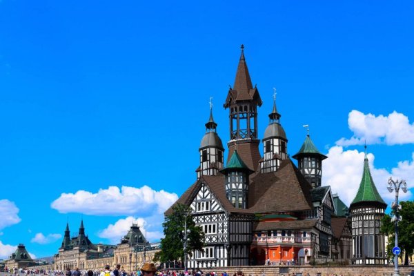 Василий Блажений в стил Тюдор