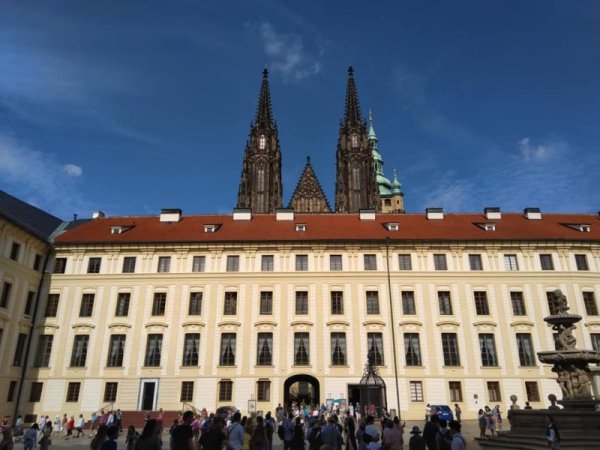 Пражки замък