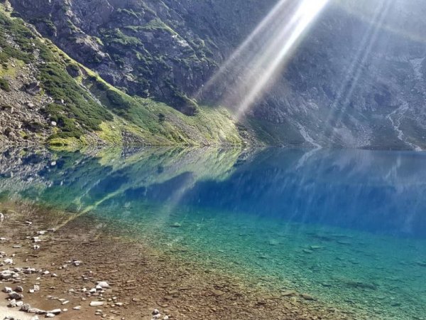 Водата на езерата е изумително чиста. Снимка: Dnes.bg