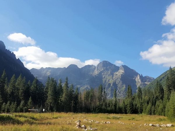 Рано сутрин, начало на планинарския ден. Снимка: Dnes.bg