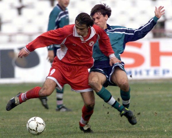 Бербатов дебютира за ЦСКА когато е едва на 18 години през март 1999 година. И то в дерби срещу Левски. Първият му гол в официален мач идва само 4 дни по-късно - при победата с 2:1 срещу Миньор Перник за Купата на България. И оттук нататък Бербатов здраво захапва своя шанс при "червените". Снимка: Reuters