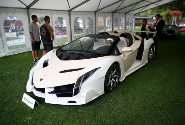 &nbsp;Lamborghini Veneno Roadster
Снимка: Reuters