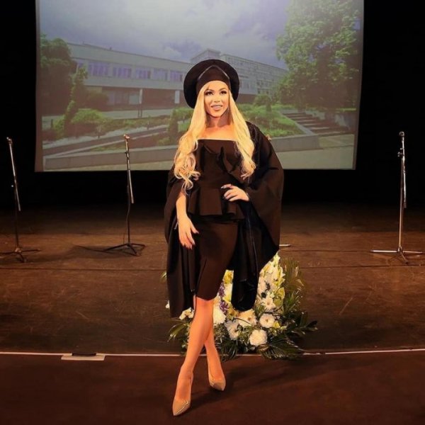 Нора Недкова взе диплома. Снимка: Instagram