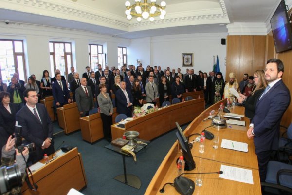 Кметът на София Йорданка Фандъкова, 61 общински съветници и районни кметове положиха клетва на тържественото заседание на Столичния общински съвет. Снимка: Димитър Кьосемарлиев, Dnes.bg