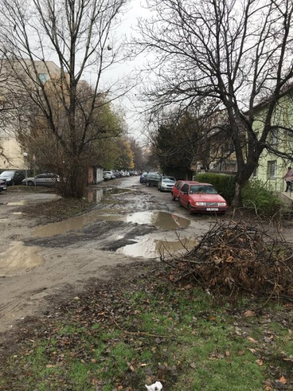 Сигналът за мръсотията в кв. &quot;Слатина&quot;.Снимка: Helpbook