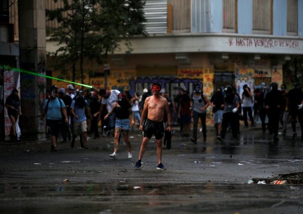 Протестите в Чили започнаха заради билетчето за метрото Снимка: Reuters