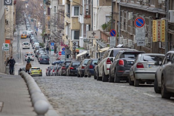 В последния мартенски ден за тази година хората по софийските улици са все по-малко. Снимка: Димитър Кьосемарлиев, Dnes.bg