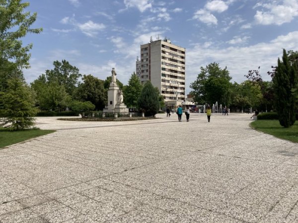 Топъл летен ден в Нова Загора. Снимка: БГНЕС