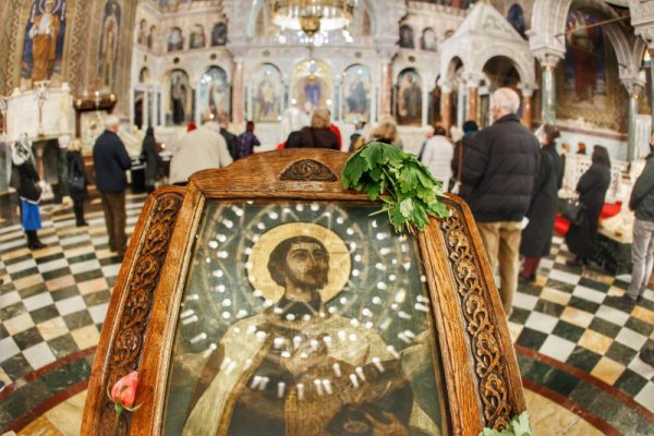Православните християни отбелязват днес зимния празник на патриаршеската катедрала &quot;Свети Александър Невски&quot;. По повода беше отслужена празнична литургия. Снимка: Димитър Кьосемарлиев, Dnes.bg