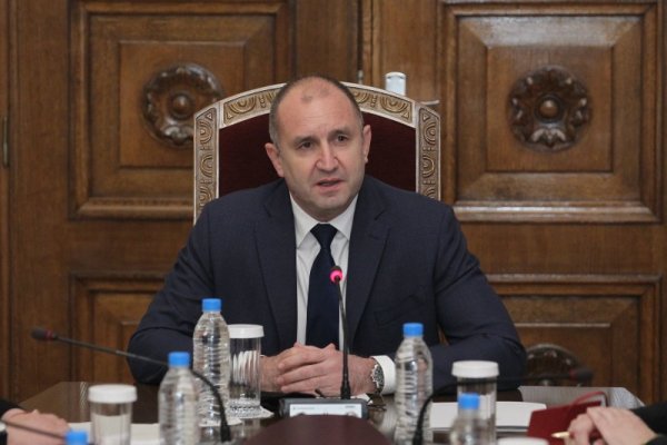 Президентът Румен Радев стартира консултации с парламентарно представените партии след парламентарните избори, проведени на 4 април. Снимка: Димитър Кьосемарлиев, Dnes.bg