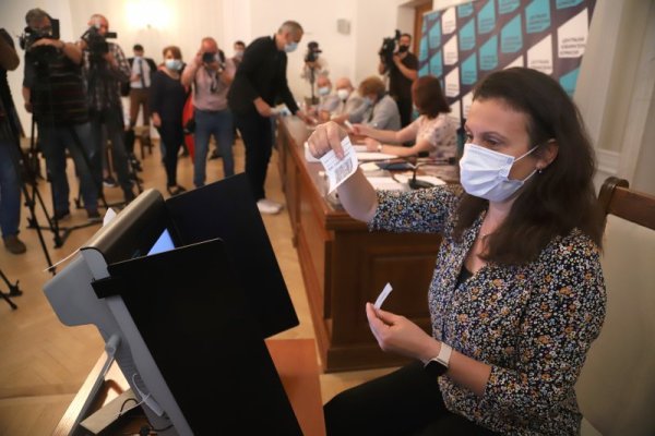 ЦИК проведе тест с машина за гласуване с продължителност 1 час. Снимка: БГНЕС