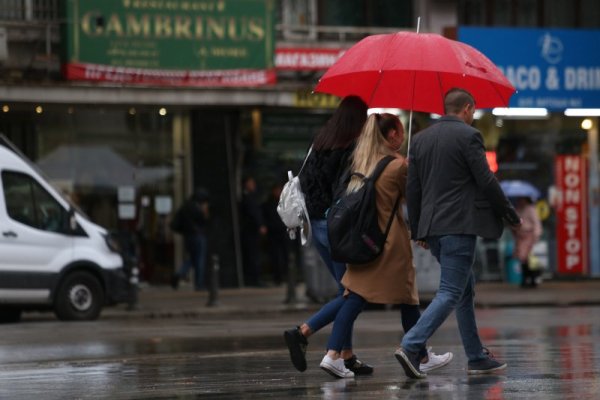 След почти летните температури през уикенда и в понеделник, от днес градусите у нас паднаха значително, а на много места и преваля дъжд. Снимка: БГНЕС
&nbsp;