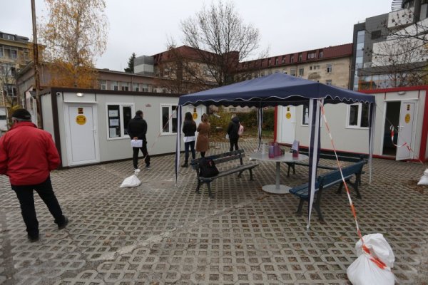 В Александровска болница може да откриете и изнесен ваксинационен пункт. Снимка: БГНЕС
&nbsp;