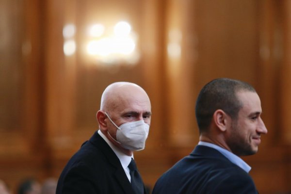 Министър на транспорта &ndash; Николай Събев. Мажоритарен собственик в куриерската компания &bdquo;Еконт Експрес&ldquo; и спедиторската &bdquo;Еконт Транс&ldquo;. Роден е през 1960 г. в град Русе. Завършил е Висшето военноморско училище със специалност &bdquo;Експлоатация и управление на флота и пристанището&ldquo; и УНСС със специалност &bdquo;Икономика и управление на транспорта&ldquo;. Професионалният му път в частния сектор стартира през 1993 г., а преди това е заемал поста търговски директор в държавното предприятие &bdquo;Параходство Българско речно плаване&ldquo;. Снимка: БГНЕС