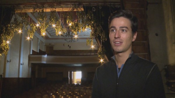 Министър на културата &ndash;Атанас Атанасов. 31-годишният Атанас Атанасов е възпитаник на Хасковската езикова гимназия &bdquo;Проф.д-р Асен Златаров&ldquo;, какъвто е и Асен Василев. Атанасов има бакалавърска степен по театрално изкуство от американския Whitman College. Шест поредни години е организатор на фестивала &bdquo;Отключено&ldquo; в първомайското село Татарево, който се провежда с участието на доброволци и хора на изкуството от България и от целия свят. През 2016 г. възстанови читалището в Първомайската община, което беше изтъкнато като голям принос от Кирил Петков след връщането на папката с готов мандат на президента. Снимка: bTV