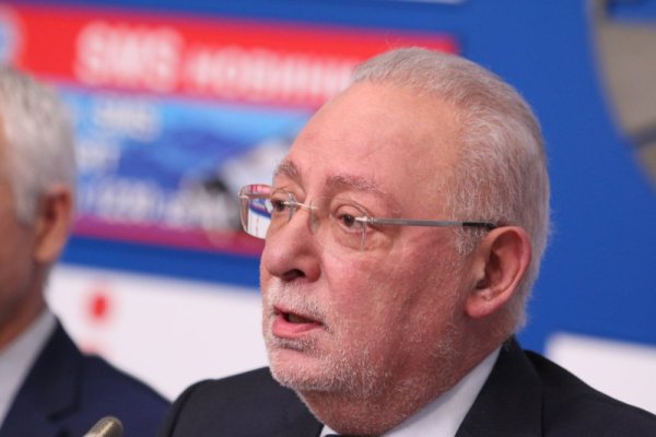 Радосвет Радев почина внезапно на 6 август 2021 г. на 61-годишна възраст. Роден е на 21 юли 1960 година в София. Завършва Юридическия факултет на Софийския държавен университет, специализира маркетинг и мениджмънт в САЩ. Работи последователно в Софийски градски съд и в Програма &bdquo;Христо Ботев&ldquo; на Българското национално радио. През 1992 година създава &bdquo;Дарик Радио&ldquo;. Член е на Български бизнес клуб &bdquo;Възраждане&ldquo;. От 1990 година Радосвет Радев е член на Управителния съвет на Българската стопанска камара и заместник-председател на камарата на обществени начала. На 19 юни 2018 година Управителният съвет на БСК го избира за изпълнителен председател, а на 5 декември 2018 година е избран за председател на Управителния съвет. През 2018 година Радев е и ротационен председател на Асоциацията на организациите на българските работодатели, обединяваща национално представителните работодателски организации АИКБ, БСК, БТПП и КРИБ.
През 2010 г. е награден с орден &bdquo;Св. Св. Кирил и Методий&ldquo; огърлие. Снимка: БГНЕС