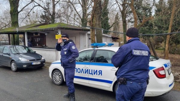 Отново напрежение на къмпинг Каваци. Собственици алармират, че на терените им се извършват незаконни строителни дейности, за които не са били уведомени. Към днешна дата, посочиха те, на място са положени кабели, изграден е и временен трафопост. Снимка: БГНЕС