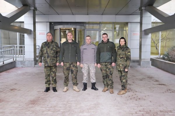 Военномедицинска академия (ВМА) изпрати пореден екип на мисия в Мали. В следващите 4 месеца специалистите ще се грижат за личния състав на щаба на операцията, който е базиран в столицата Бамако. БГНЕС/ВМА