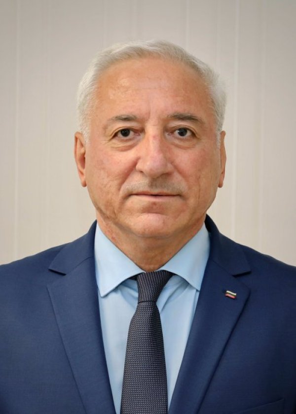 Огнян Михайлов е назначен за областен управител на област Видин. На същия пост е бил през 2017 г. и 2021 г. Притежава образователно-квалификационна степен &bdquo;магистър&ldquo; по специалността &bdquo;Управление на обществения ред и сигурност на Република България&ldquo; от Академията на МВР. Михайлов е дългогодишен служител на МВР, като преминава през всички нива на професионално развитие до директор на РДВР, ОДП и ОДМВР-Видин. Работил е също в системата на енергетиката и на Държавната агенция &bdquo;Държавен резерв и военновременни запаси&ldquo; в София.