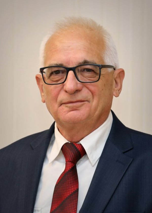 Александър Пандурски е назначен за областен управител на област Кюстендил. Пандурски притежава магистърска степен по специалността &bdquo;Радиотехника&ldquo; от Техническия университет &ndash; София. От 2013 до март 2021 г. заема длъжността ръководител на Областна пощенска станция &ndash; Кюстендил.&nbsp; В периода май 2021 г. - януари 2022 г. е бил областен управител на Област Кюстендил.