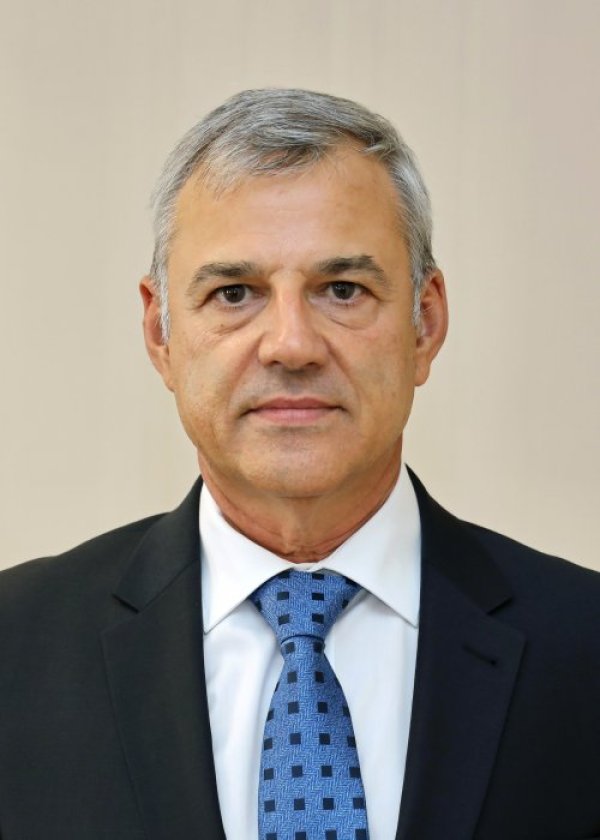 На длъжността областен управител на област Хасково е назначен Минко Ангелов. Заема длъжността за трети път, като преди това е бил областен управител на област Хасково в периода февруари &ndash; май 2017 г., както и в периода май 2021 г. &ndash; януари 2022 г. Бил е народен представител в 45-ото Народно събрание, както и зам.-кмет на община Хасково през 2012 г. &ndash; 2014 г. Притежава образователно-квалификационна степен &bdquo;магистър&ldquo; от Висшия институт по хранителна и вкусова промишленост в гр. Пловдив.