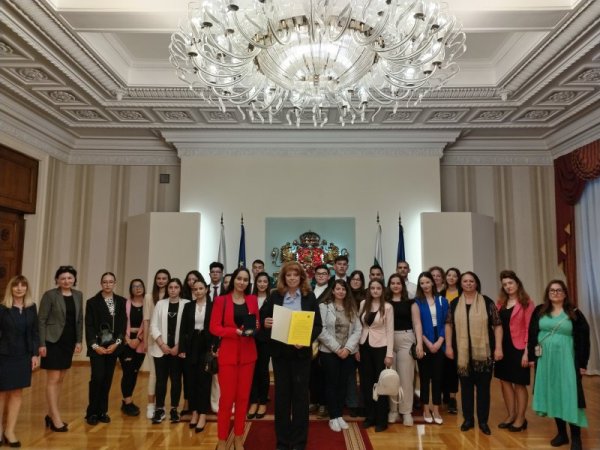 На днешния празник &ndash; 1 юни &ndash; Международен ден на детето, Държавната агенция за закрила на детето отбелязва 20 години от създаването на единствения детски консултативен орган в страната &ndash; Съвета на децата към председателя на ДАЗД.