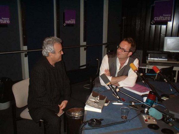 Димо Райков дава интервю за радио Франс. Снимка: Личен архив