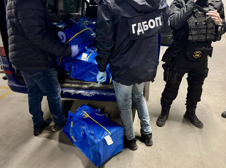 Задържаха двама