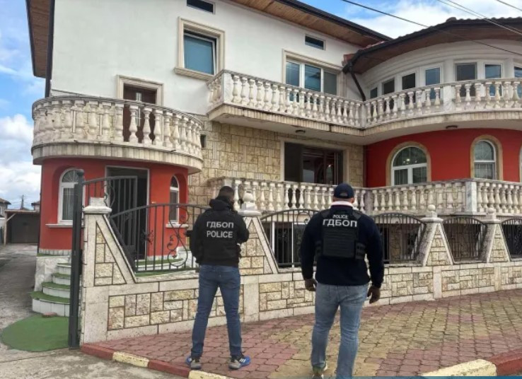 Задържаха бивш